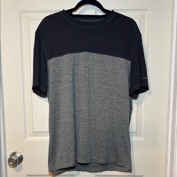 G.H. Bass & Co. Men’s Two Tone Grey Short Sleeve Shirt Size Medium - Picture 1 of 5